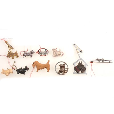 Lot 298 - Novelty vintage Scottie Dog brooches.