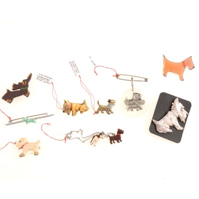 Lot 294 - Novelty vintage Scottie Dog brooches.