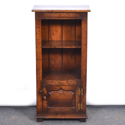 Lot 418 - Titchmarsh & Goodwin oak bookcase