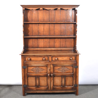 Lot 550 - Reproduction golden oak dresser