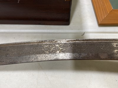 Lot 101 - Antique Turkish sword, Yataghan.