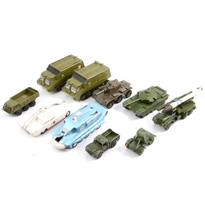 Lot 121 - Quantity of toy military vehicles