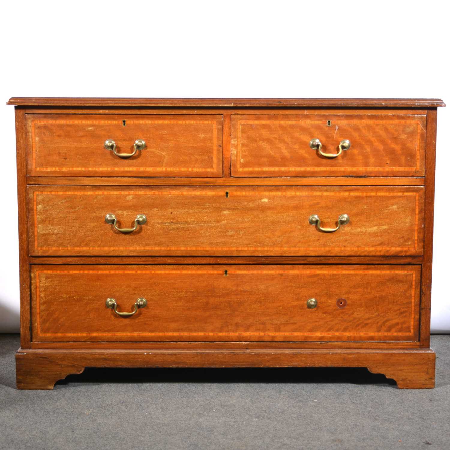 Lot 541 - Edwardian mahogany chest of drawers