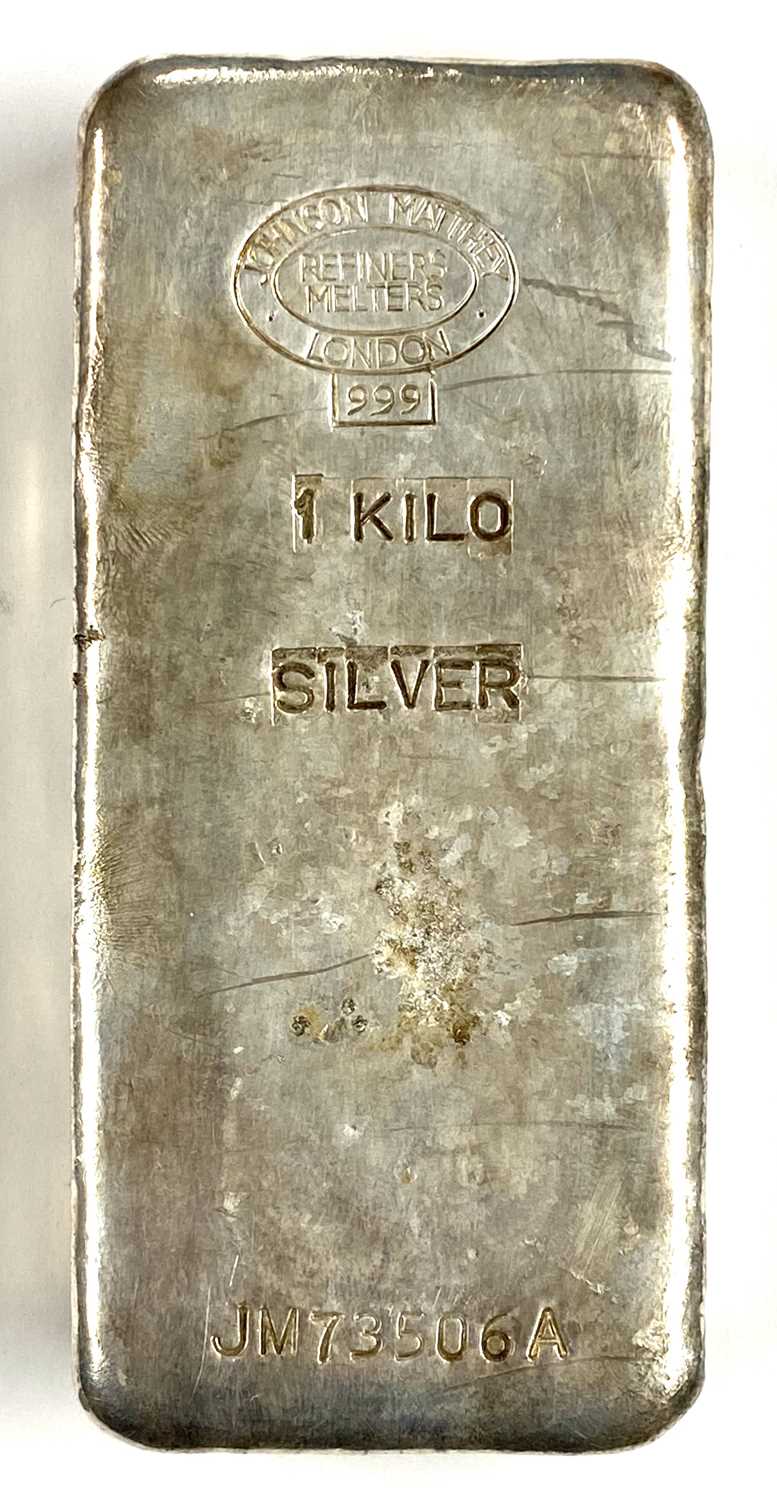 Lot 132 - 1kg silver bar