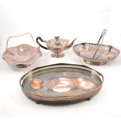 Lot 109 - Collection of silver plated wares