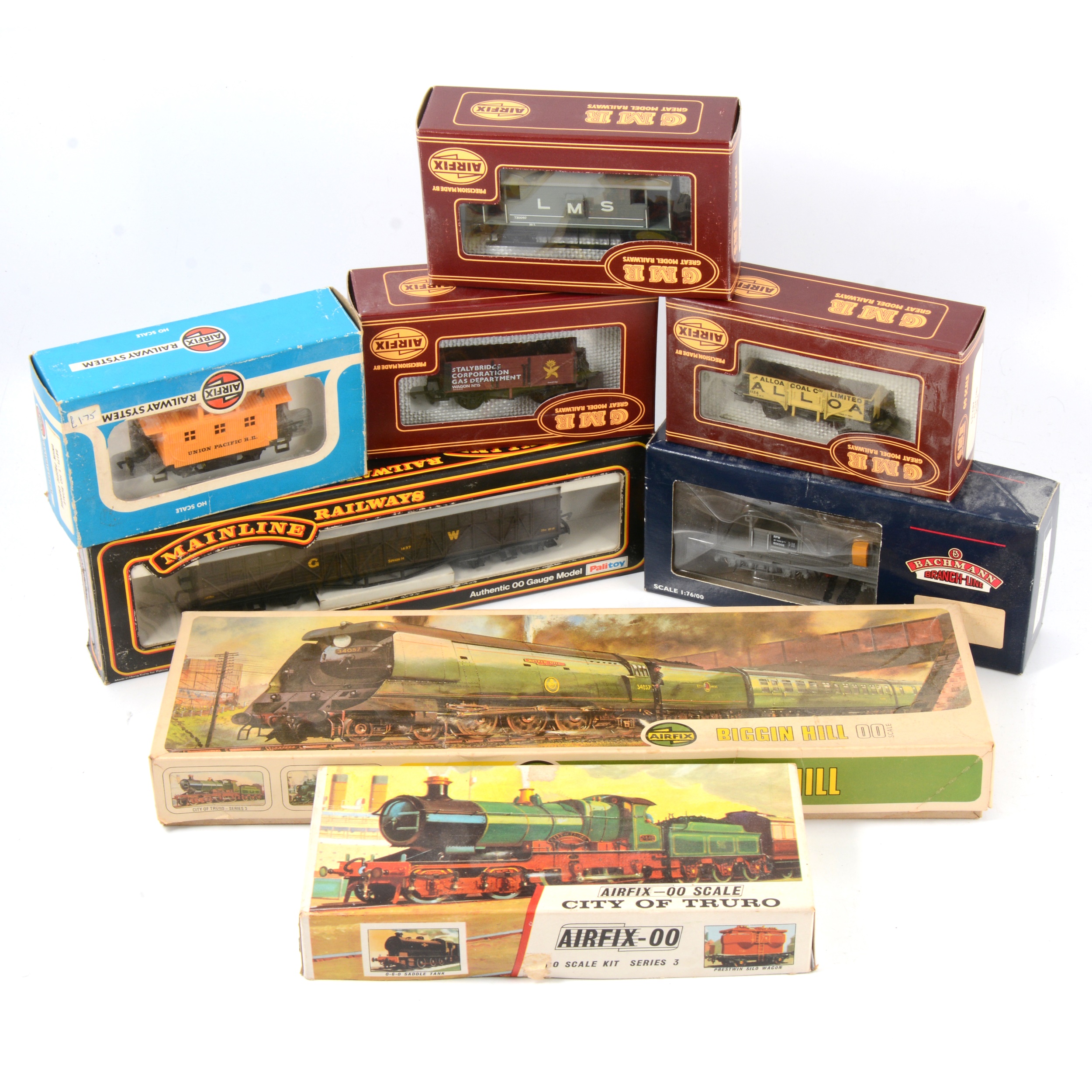 Lot 54 OO gauge model railway rollingstock and