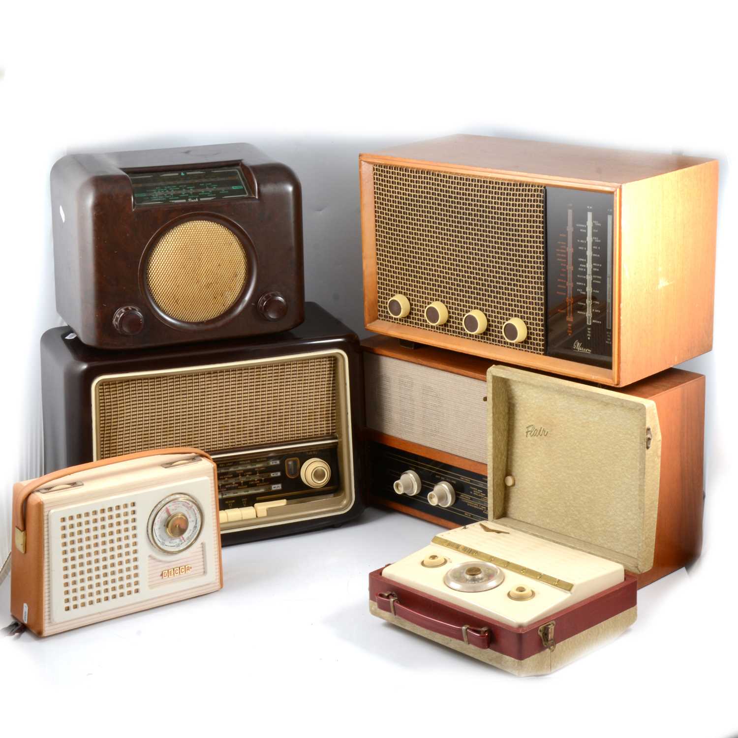 Lot 91 - Six vintage radios, including Bush type DAC 90A etc