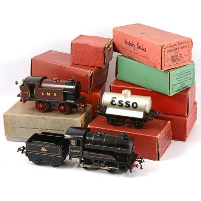 Lot 69 - Hornby O gauge model railways; a collection to include M1/2 clockwork locomotive etc