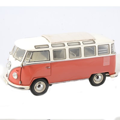 Lot 183 - Franklin Mint 1:24 scale model, 1962 Volkswagen Microbus