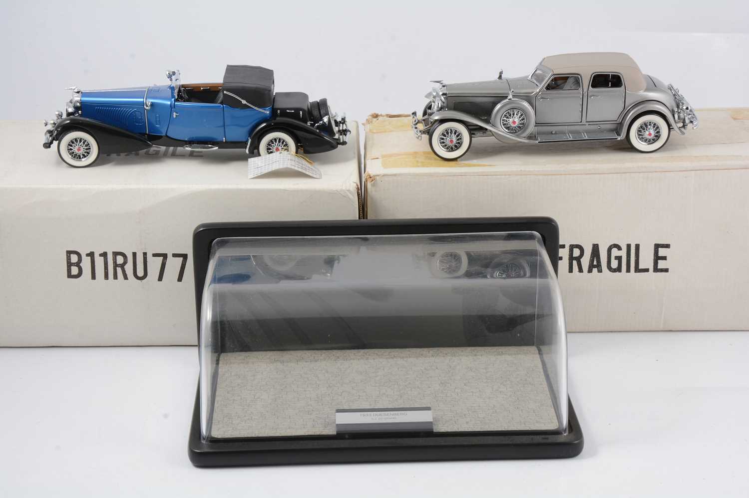 Lot 177 - Franklin Mint 1:24 scale models, 1933 Dusenberg J and 1933 Dusenberg SJ Twenty Grand