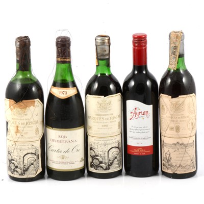 Lot 245 - Ten assorted bottles of Rioja and Spanish table wine