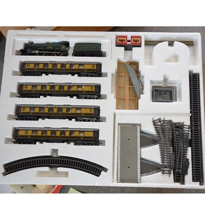 Lot 13 - OO gauge model railway collection, mostly Hornby, including R687 Silver Jublee set