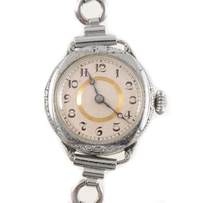 Lot 369 - A lady's Art Deco wristwatch