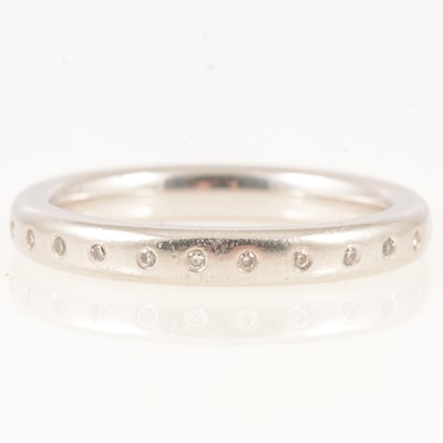 Lot 160 - A platinum ring set with diamonds.