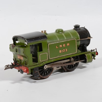 Lot 13 - Hornby O Gauge electric model railway tank locomotive, E120 Special, 0-4-0, LNER green, 8123, 20v.