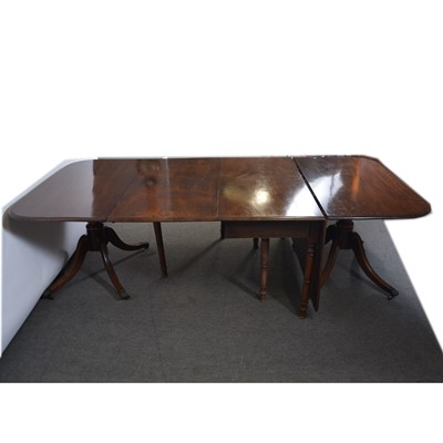 Lot 253 - Regency mahogany extending dining table