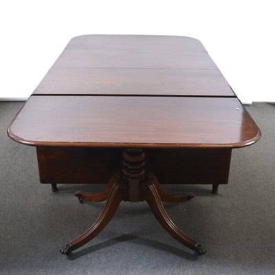 Lot 253 - Regency mahogany extending dining table