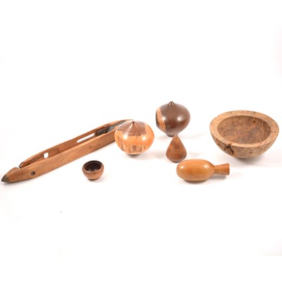 Lot 198 - Assortment of treen ware, turned wood vases, etc