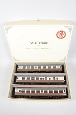 Lot 128 - ACE Trains O gauge model railway BR Mark I set