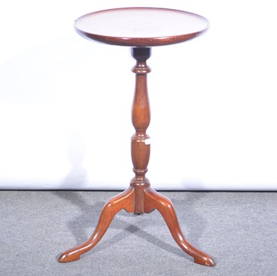 Lot 584 - Reproduction mahogany wine table