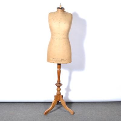 Lot 529 - Dressmaker's dummy