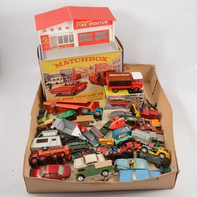 Lot 139 - Loose and boxed die-cast models, including Matchbox G-10 fire Station Set