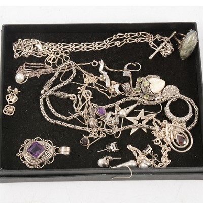 Lot 378 - Silver jewellery set with diamonds, amethyst, garnet etc
