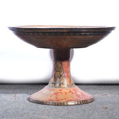 Lot 639 - South American hardwood low pedestal table