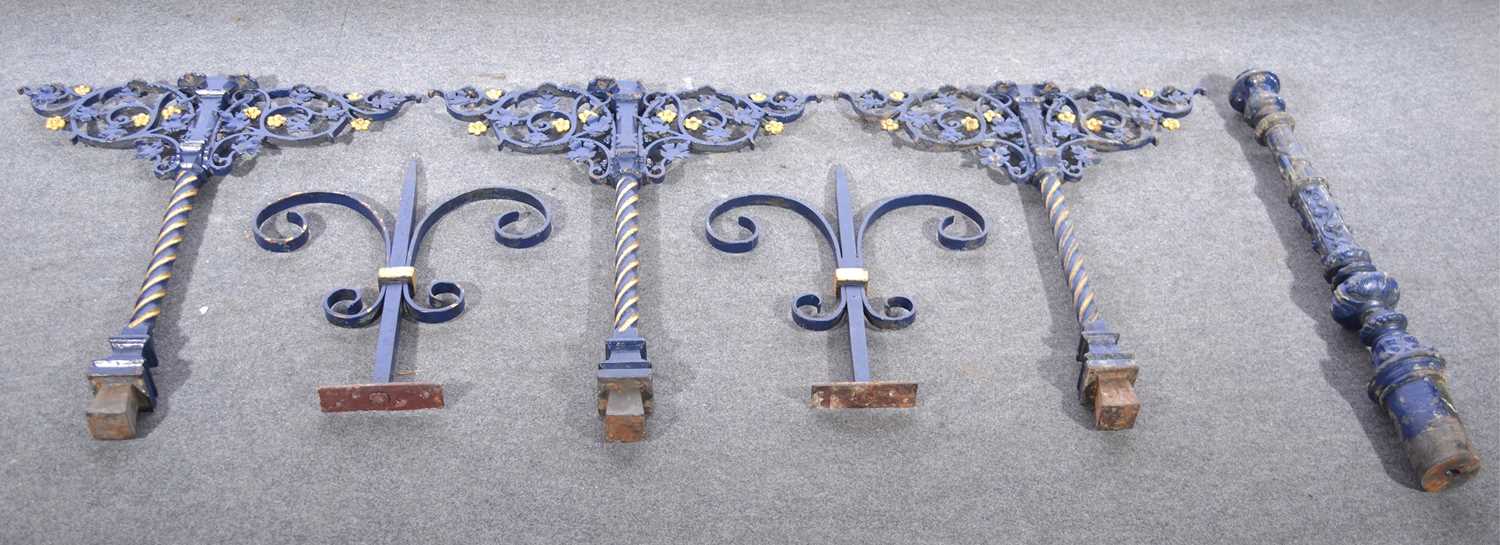 Lot 641 - Small section of cast iron railing/bannister