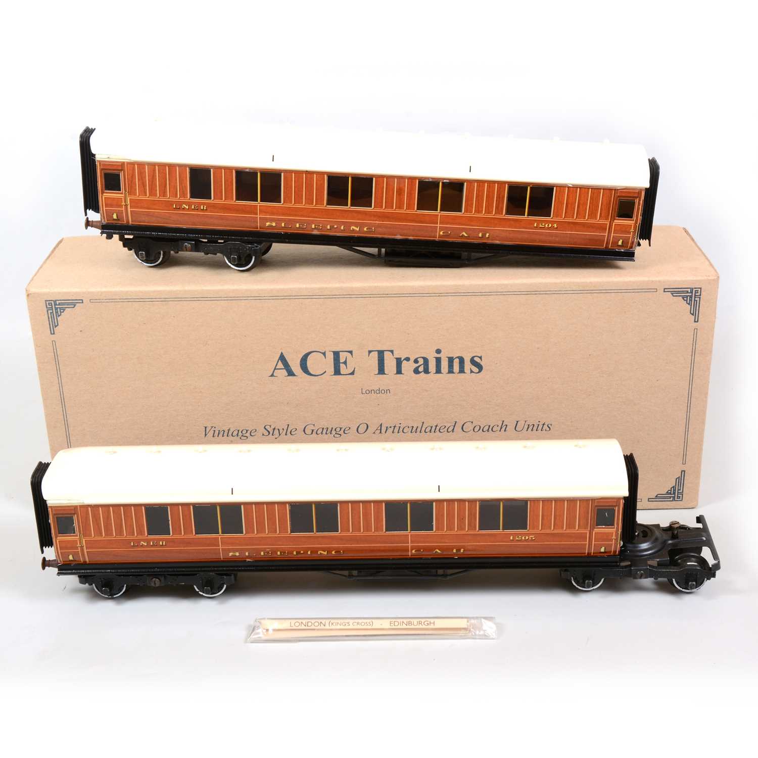 Lot 119 - ACE Trains O gauge passenger articulated coaches units, C/6 LNER Sleeping car set, boxed.
