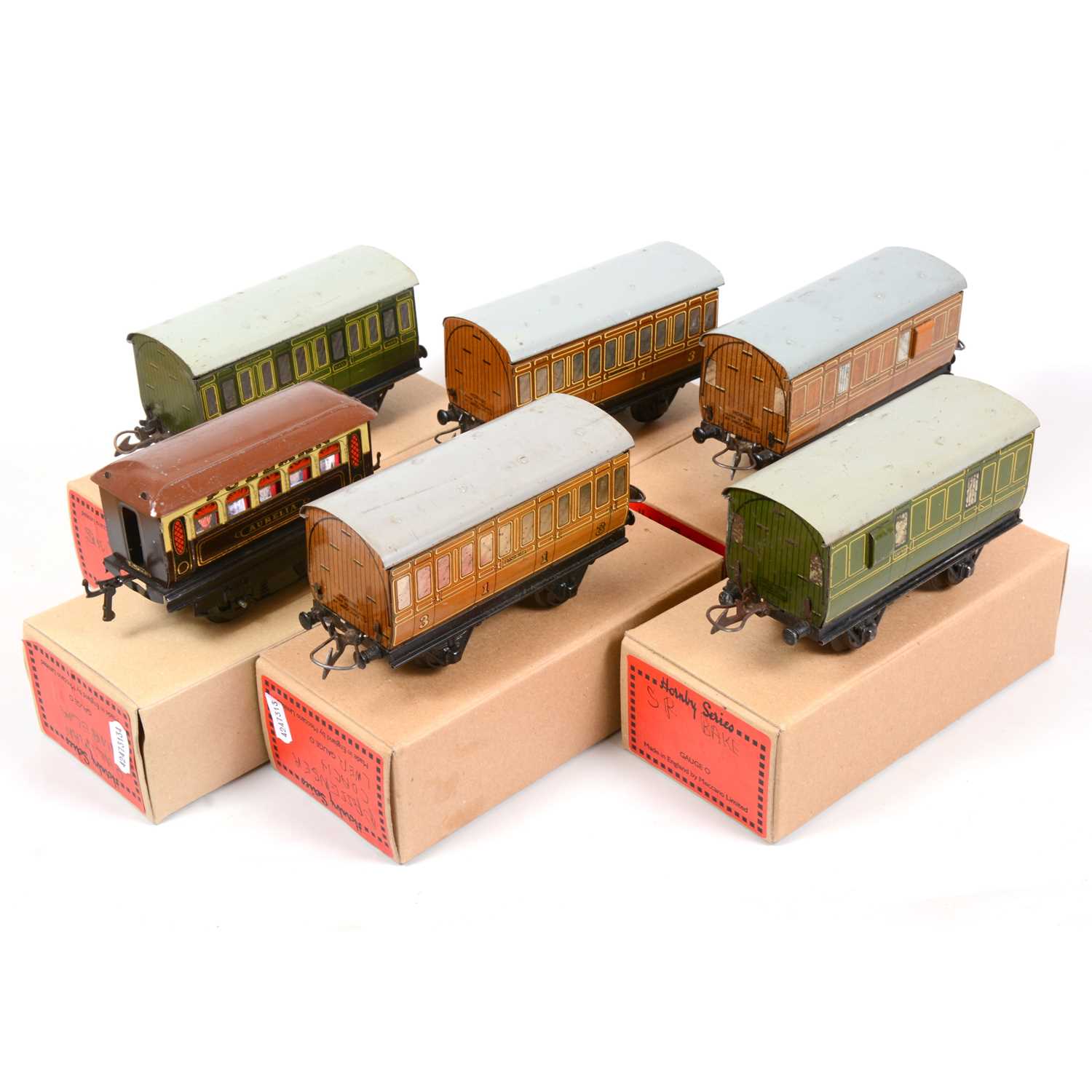 Lot 47 - Six Hornby O gauge model railway passenger coaches