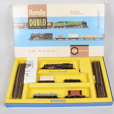 Lot 69 - Hornby Dublo OO gauge model railways set, 2019 2-6-4 tank goods train