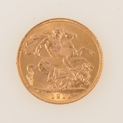 Lot 354 - George V gold Sovereign coin, 1911