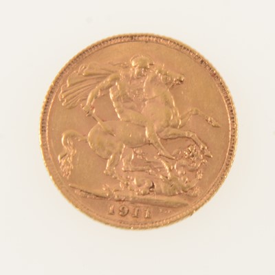 Lot 348 - George V gold Sovereign coin, 1911