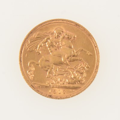 Lot 345 - George V gold Sovereign coin, 1912, 8g.