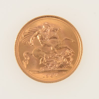 Lot 351 - Elizabeth II gold Sovereign coin, 1967