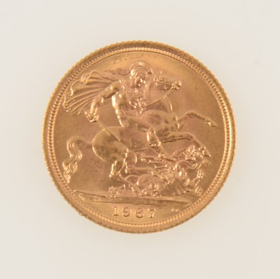 Lot 352 - Elizabeth II gold Sovereign coin, 1967