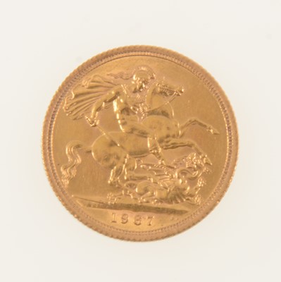 Lot 353 - Elizabeth II gold Sovereign coin, 1967