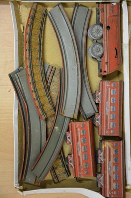 Lot 68 - A mixed lot of OO and O gauge