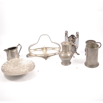 Lot 222 - Quantity of pewter wares