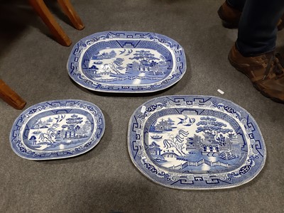 Lot 114 - A collection of Staffordshire Willow pattern
