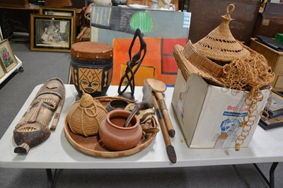 Lot 122 - A collection of 'tribal' artefacts and souvenirs