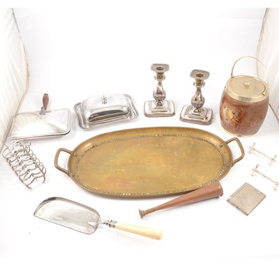 Lot 194 - Small collection of silver plated ware, etc.