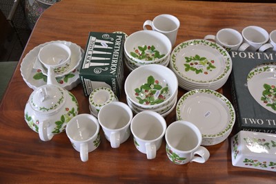 Lot 91 - Portmeirion 'Summer Strawberries' pattern tea/breakfast ware.