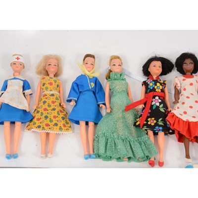 Lot 298 - Pippa dolls by Palitoy, a collection to include eight dolls etc