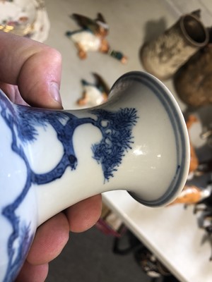 Lot 3 - Chinese blue and white vase