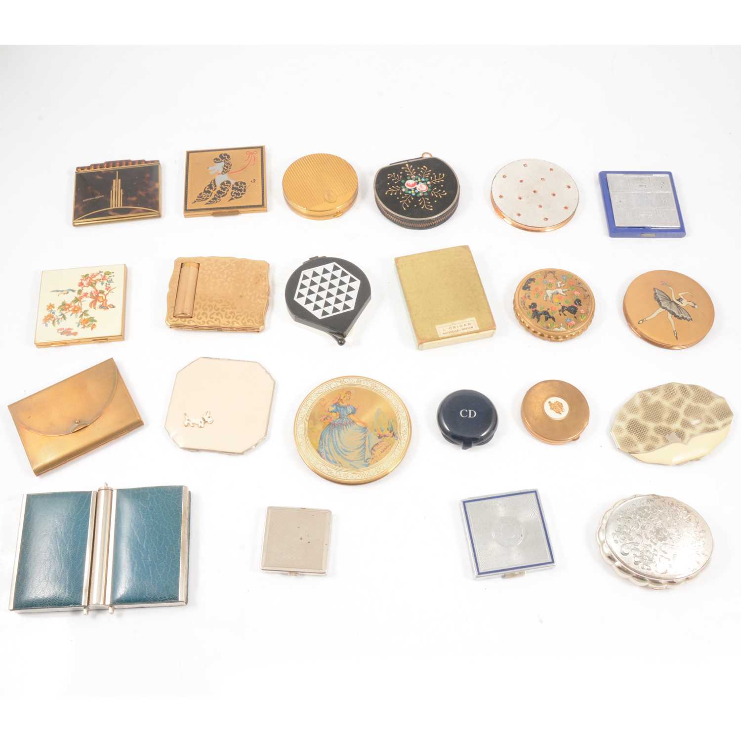 Lot 124 - Twenty-two vintage compacts, to include Coty, Kigu, plus two books.