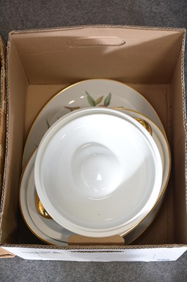Lot 57 - A quantity of Royal Worcester Evesham dinnerware.