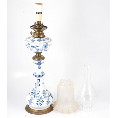 Lot 47 - Victorian oil lamp