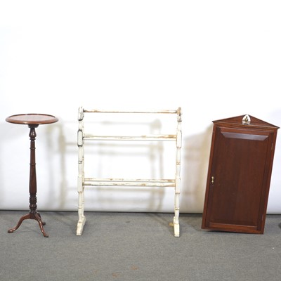 Lot 447 - Reproduction mahogany hanging corner cupboard, towel rail and a wine table